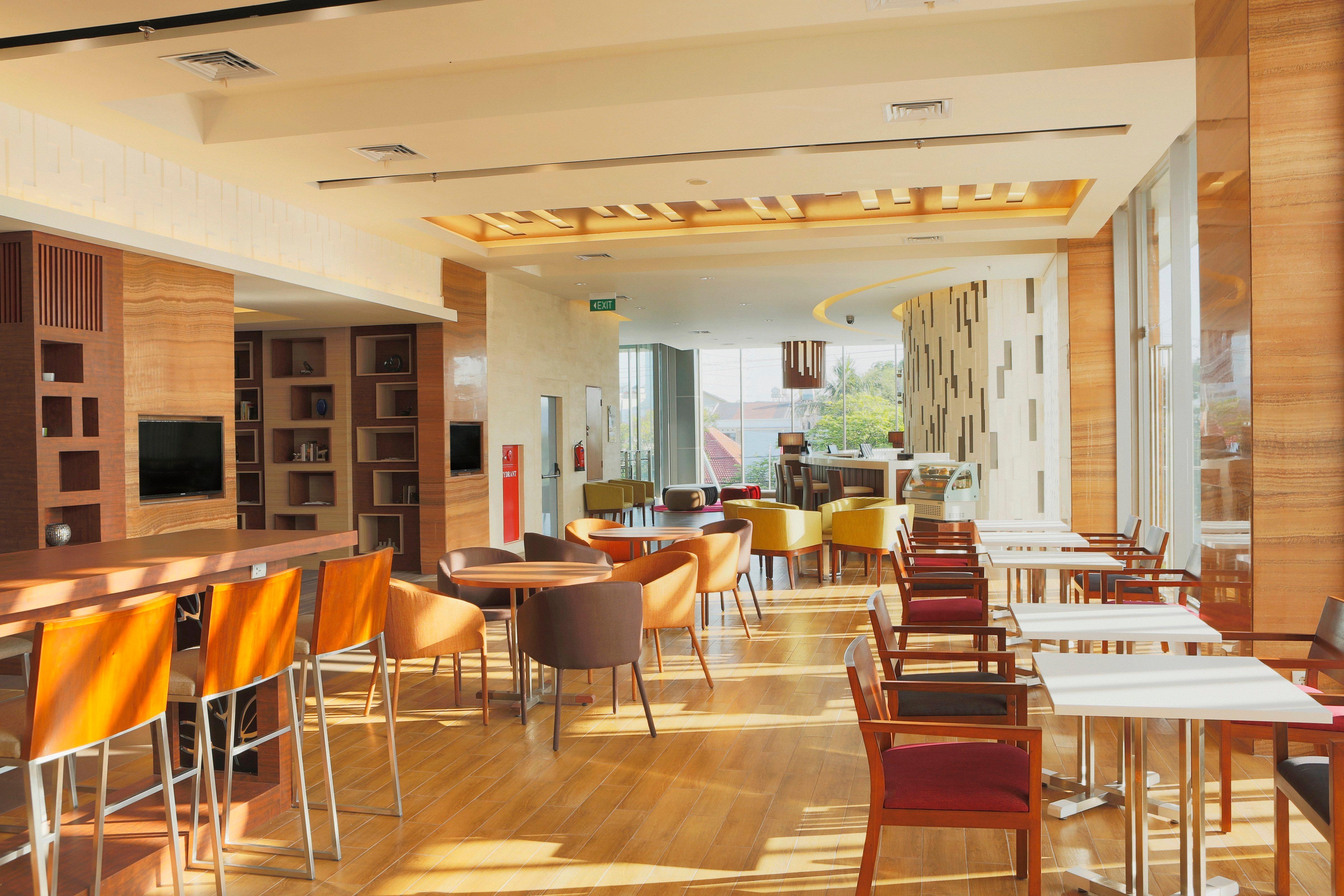 Holiday Inn Express Semarang Simpang Lima By Ihg Exterior foto
