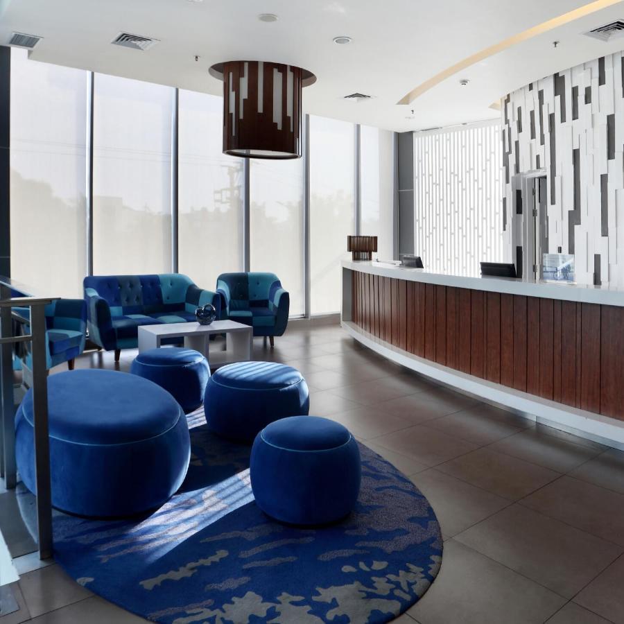 Holiday Inn Express Semarang Simpang Lima By Ihg Exterior foto