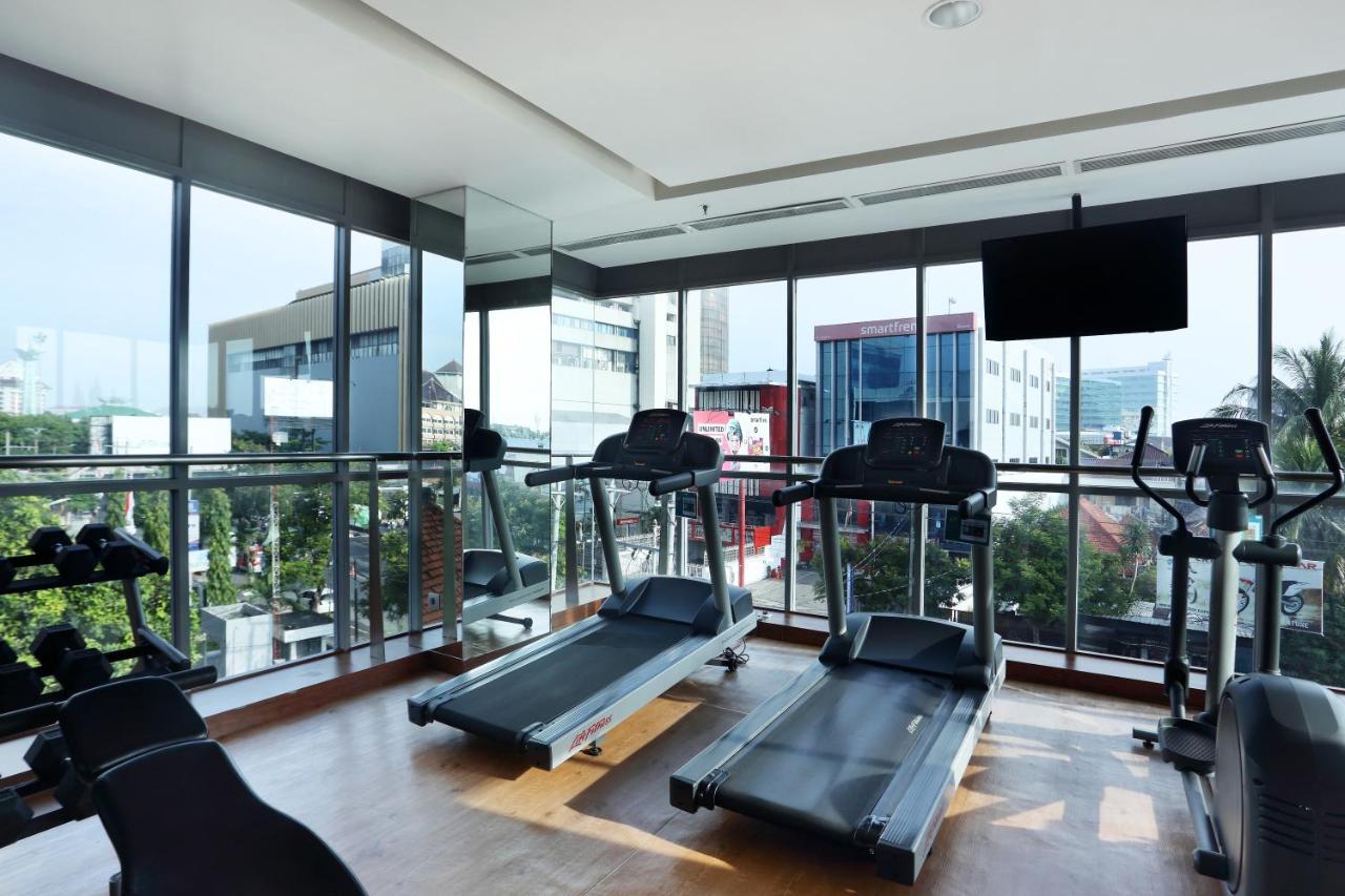 Holiday Inn Express Semarang Simpang Lima By Ihg Exterior foto